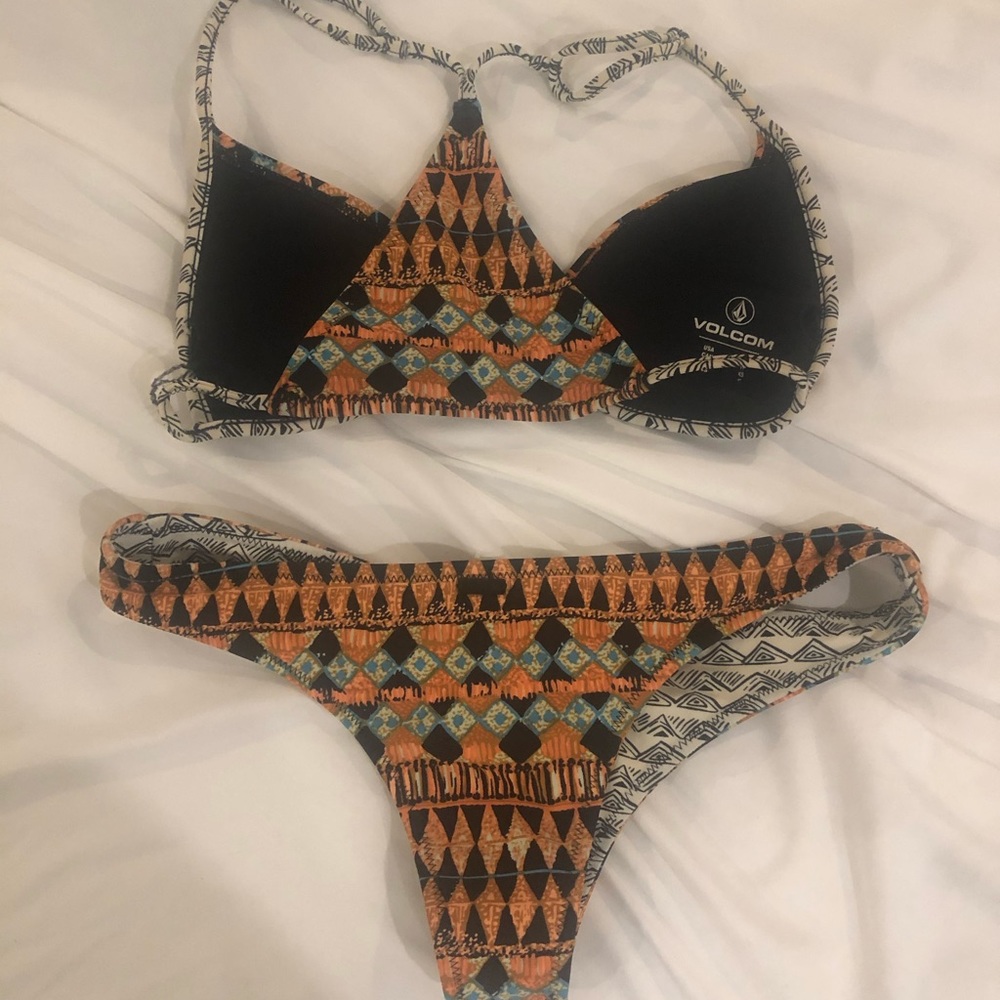 Volcom Bikini 👙 - Picture 5 of 7
